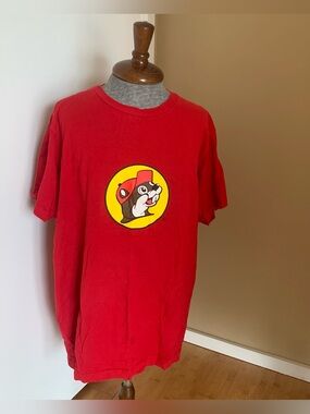 Buc-ee's Classic Logo T-Shirt Red Cotton Crew Neck